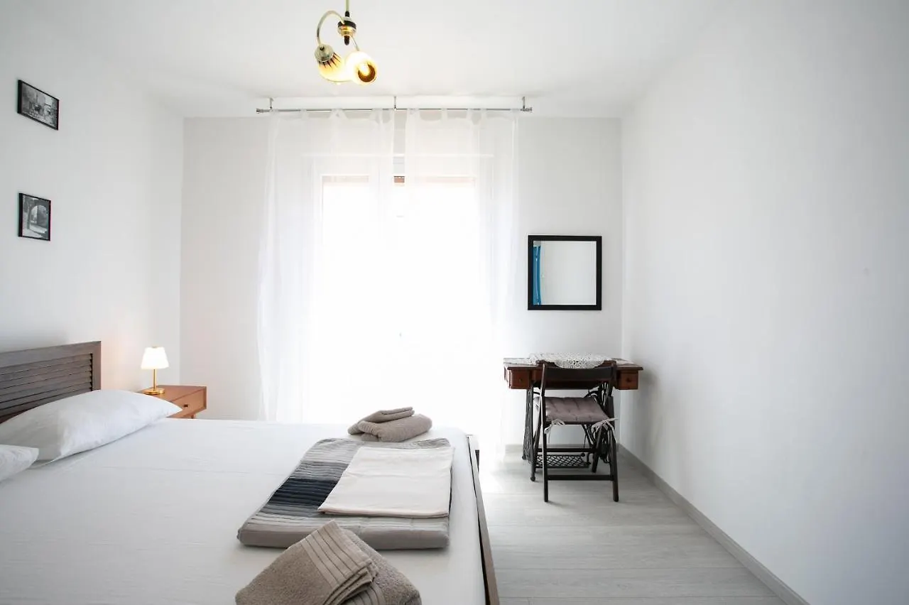 Apartman Uncle Albertʹs Trogir